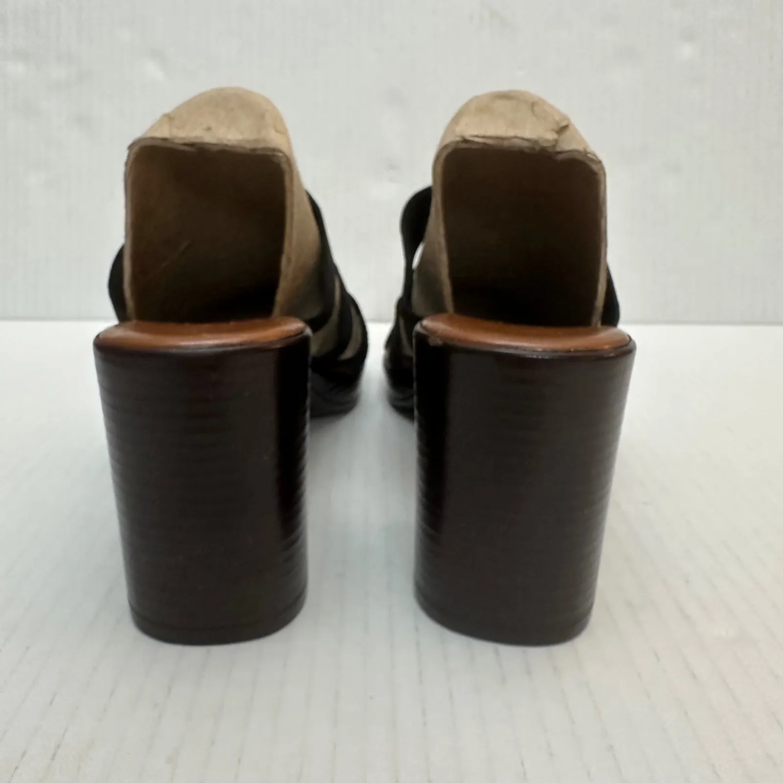 Italian Shoemaker Womens 8 Black Elastic Strappy Block Heel Mules Slides Sandals - Image 6