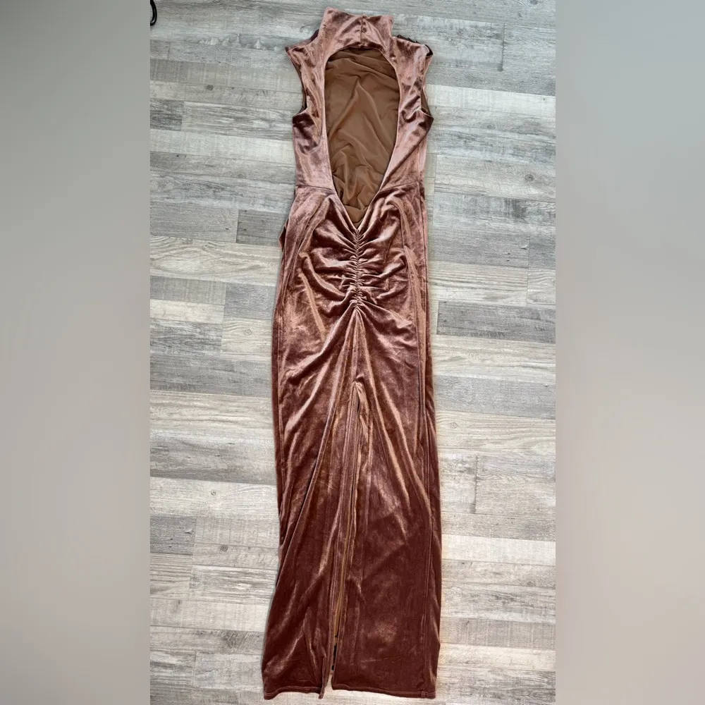 Michael Costello X Revolve NWT copper bodycon open back maxi dress medium P40 Brown - Image 4