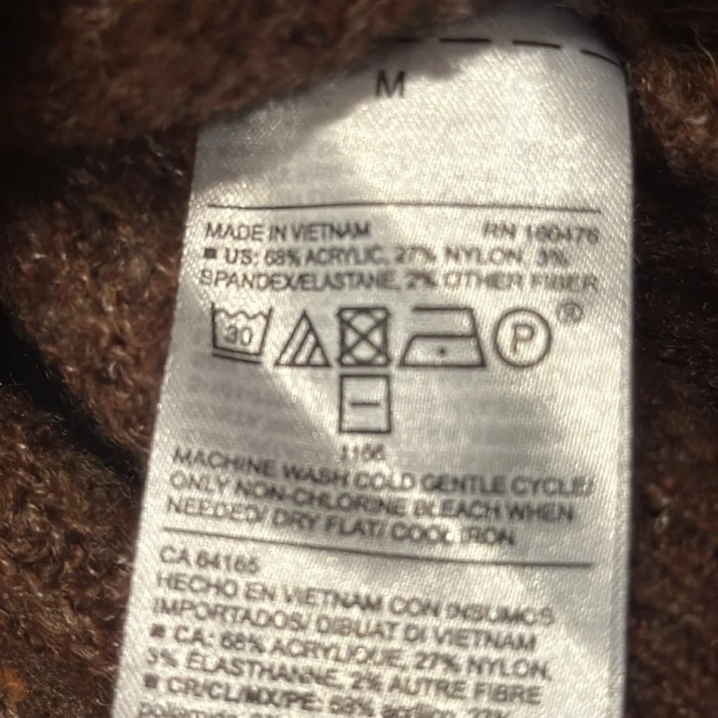 Old navy cozy chocolate long sleeve crew neck sweater size medium. - Image 3