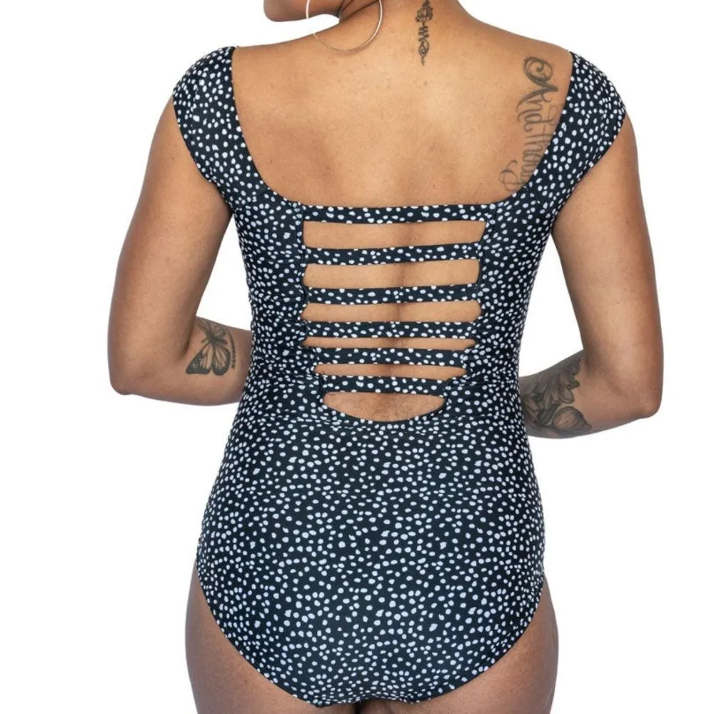 NWT Janela Bay Bardot One Piece Strappy Back Swimsuit Black White Dots Size XXXL - Image 7