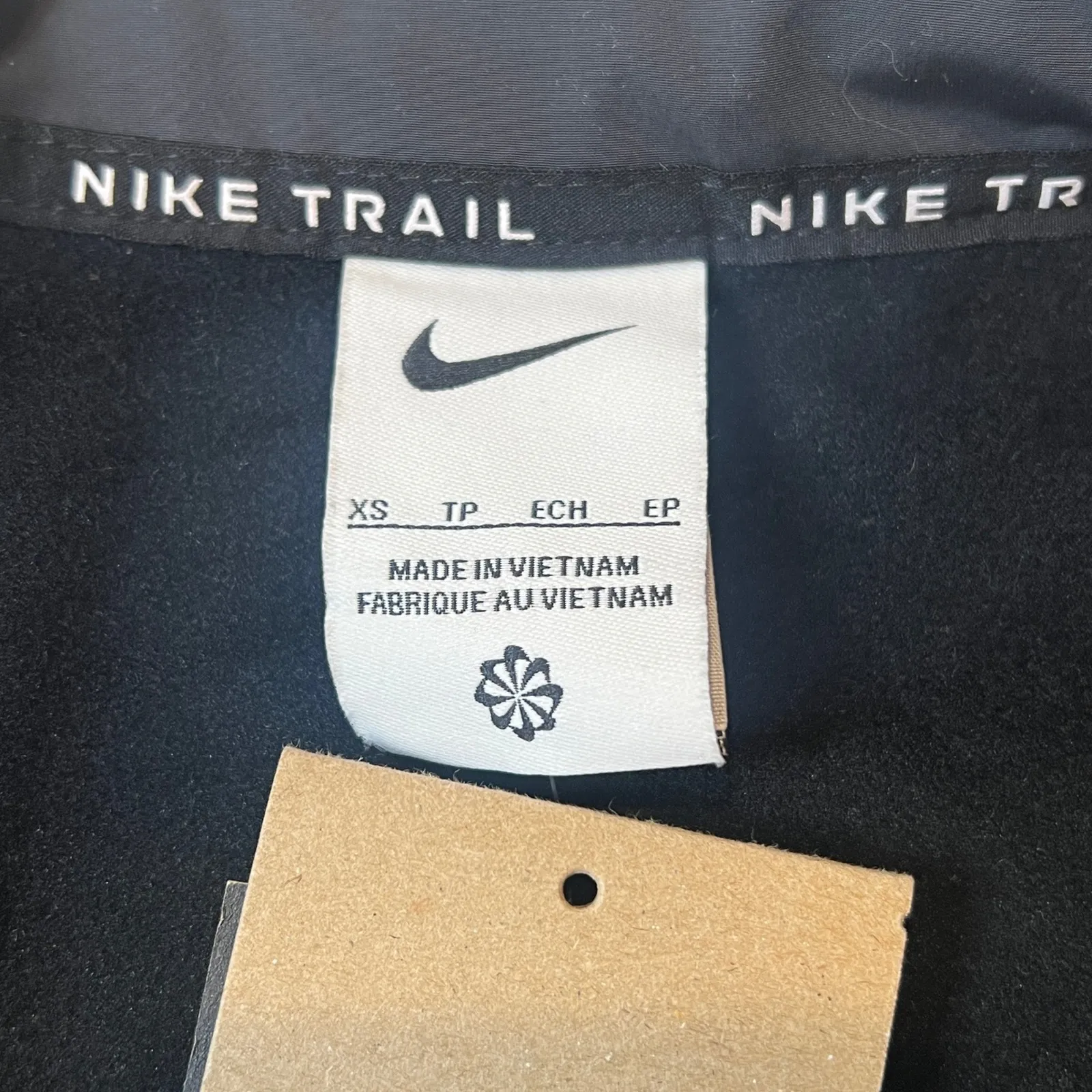 Nike Women's XS Black Trail Running Vest Polyester Zip Pockets Cleanfit Sport - Image 6