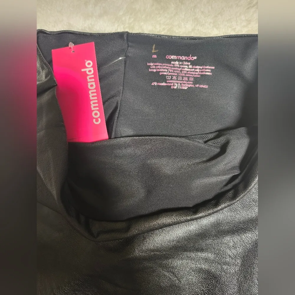 NWT CommandoFaux Leather Miniskort in Black Size M - Image 7