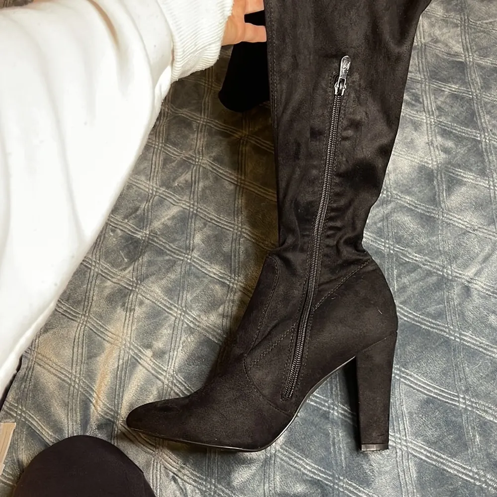 MissGuided black over the knee heeled boots 👢 - Image 6