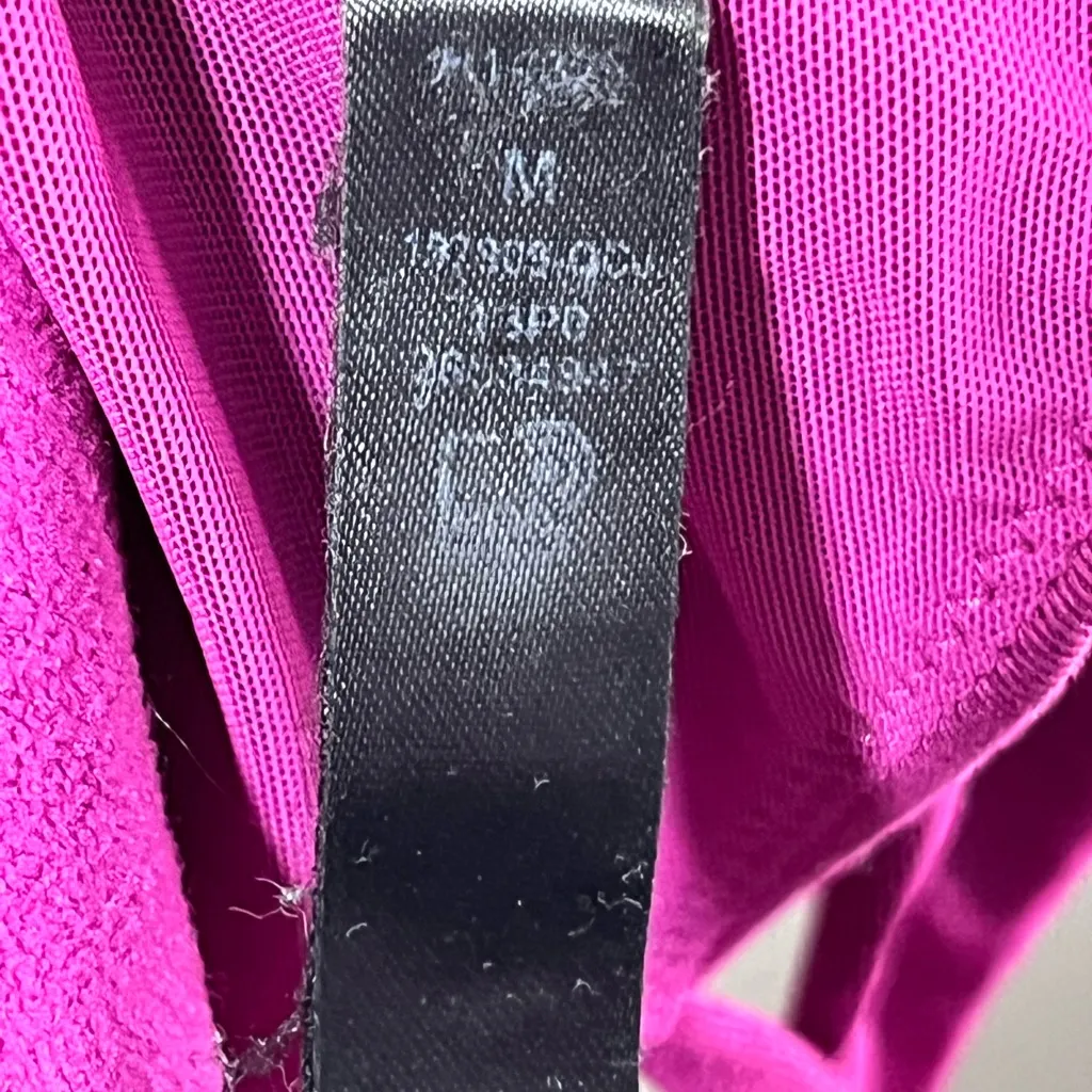 Victoria’s Secret On Point Pink/Purpls Sports Bra with strappy back size M - Image 6