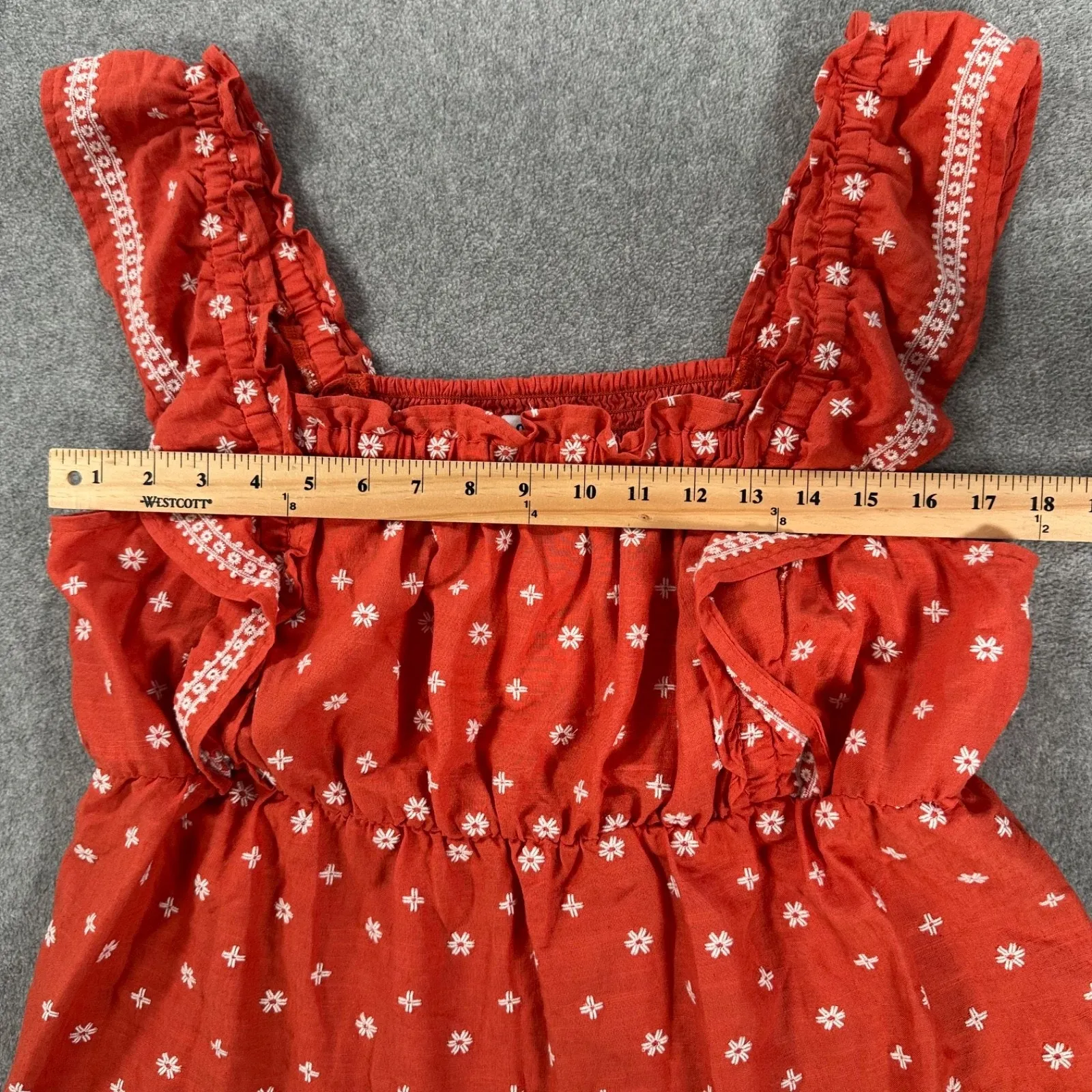 Old Navy Embroidered Ruffle Swing Blouse Womens Large Coral White Floral Smocked - Image 4