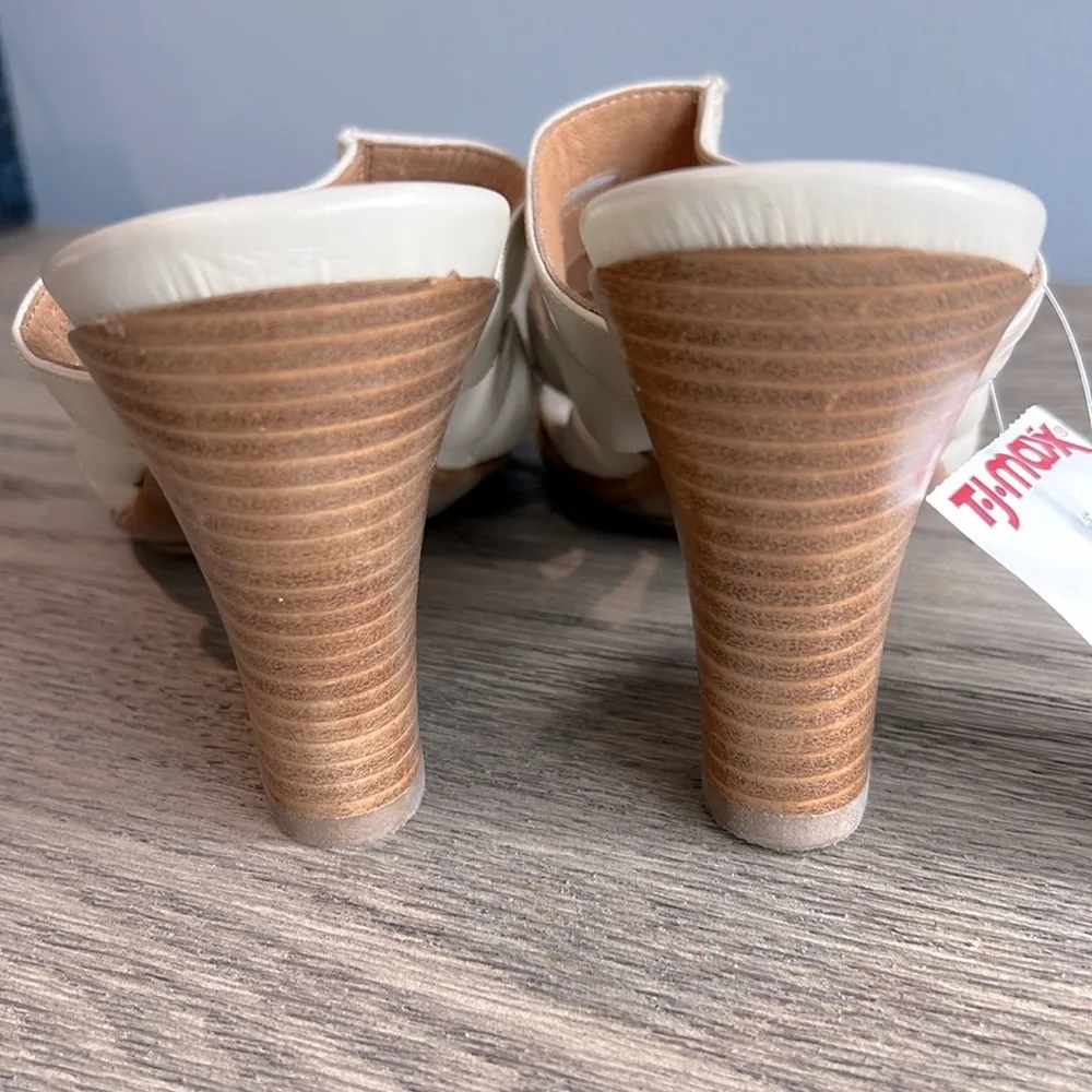 Sofft NWT Strappy Heeled Sandals Leather Cream Ivory Wood Heels Size 9 1/2 Tan - Image 3