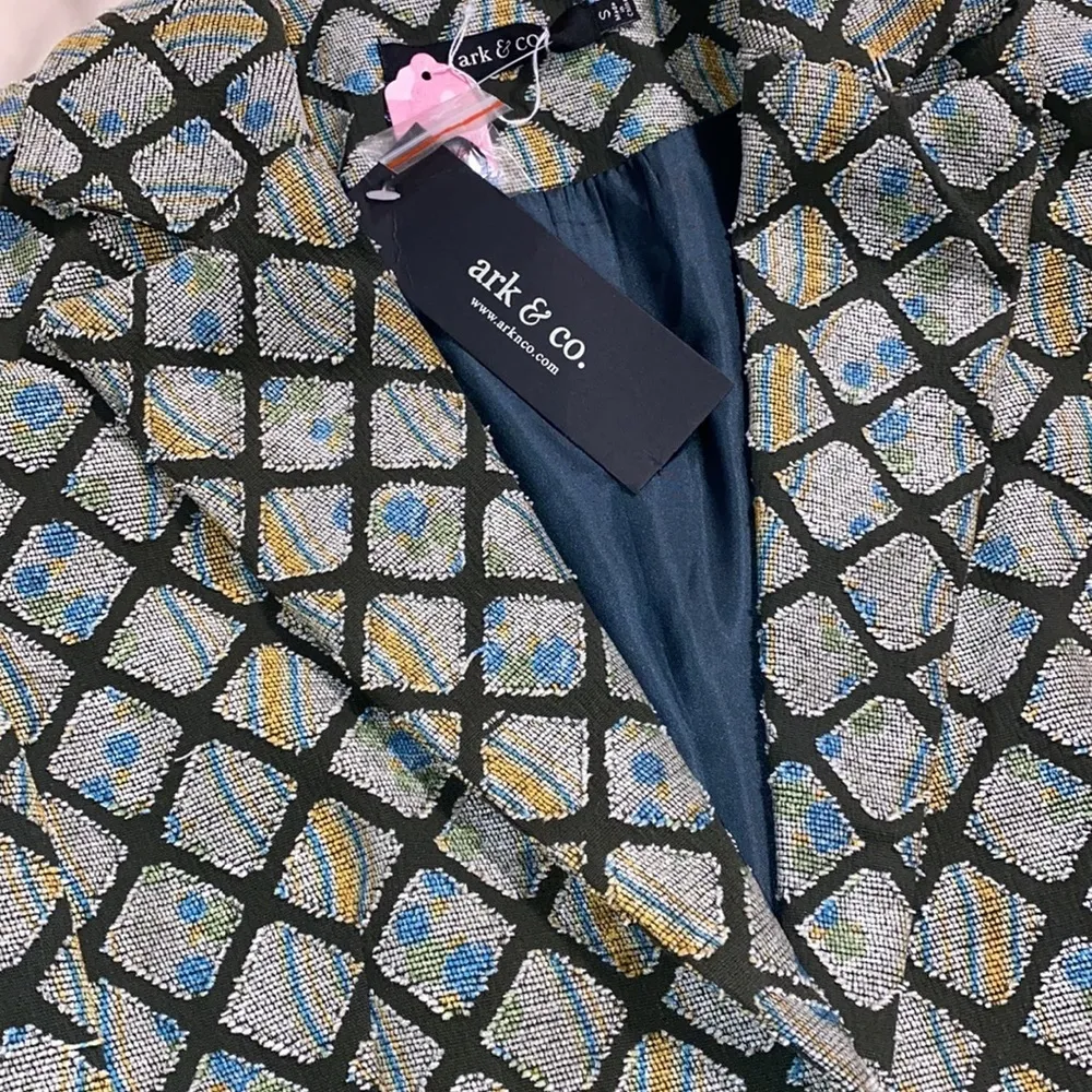 Ark & Co. small women’s blazer with shoulder pads - Image 6