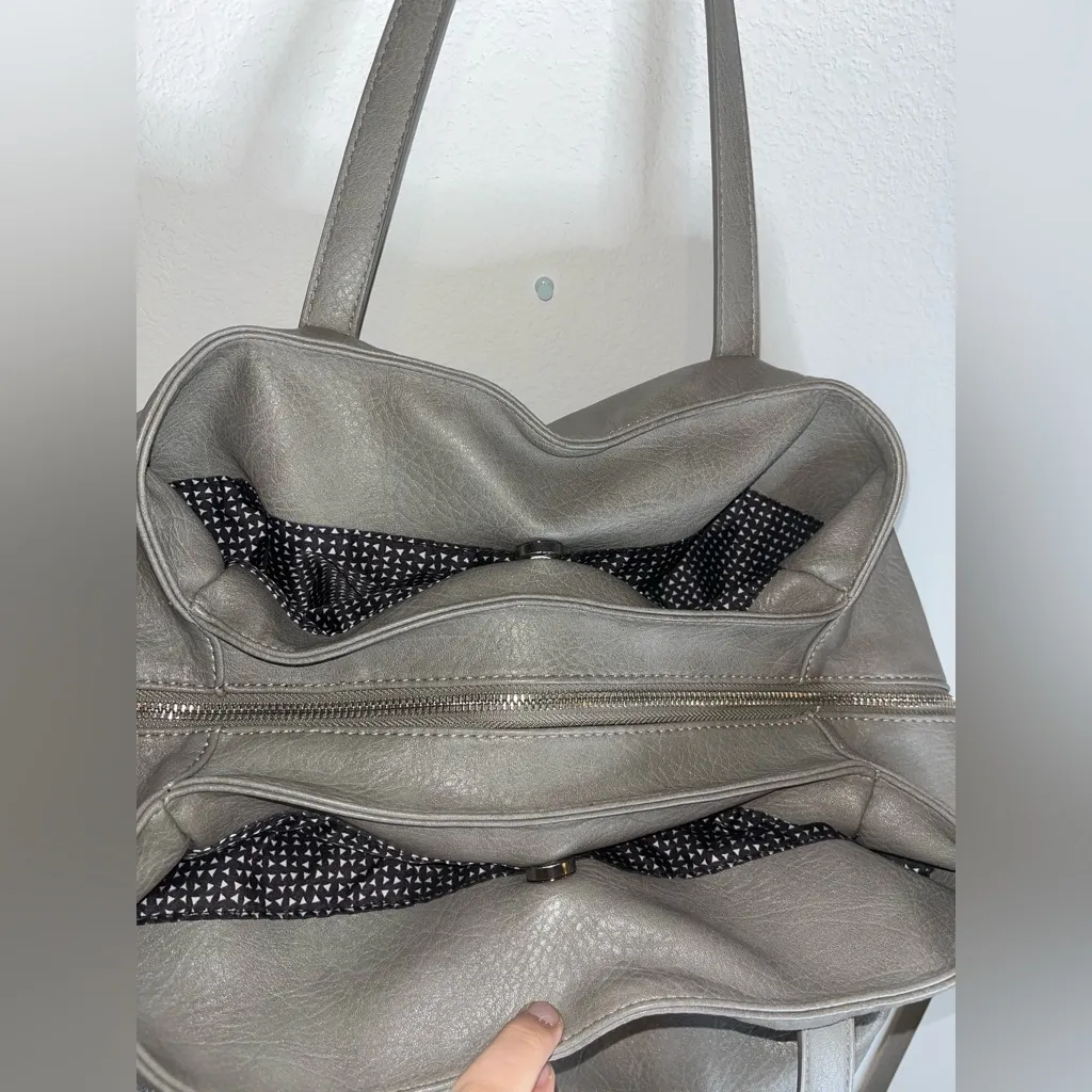 Antik Kraft GrayVegan Large Oversized Multi Compartment Pockets Zipper Tote Bag - Image 3