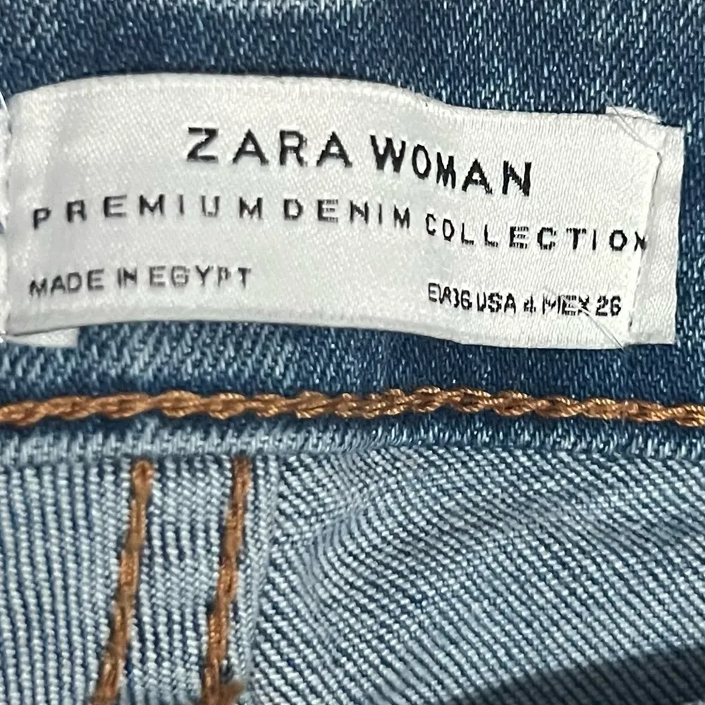 Zara Blue Skinny Jeans with Floral Embroidery - Image 3