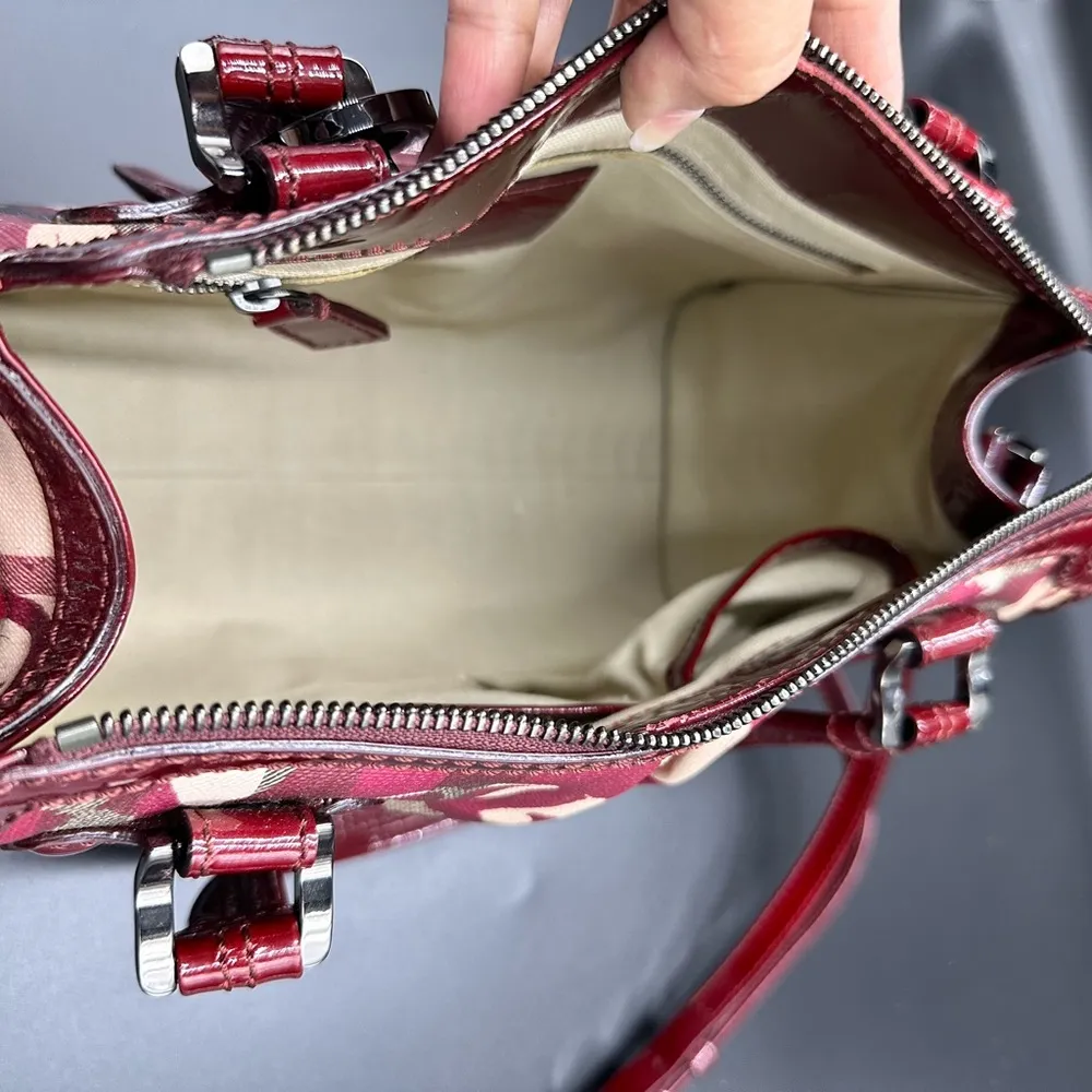 BURBERRY Nova Check Heart Print Pilgrim Satchel Berry - Image 7