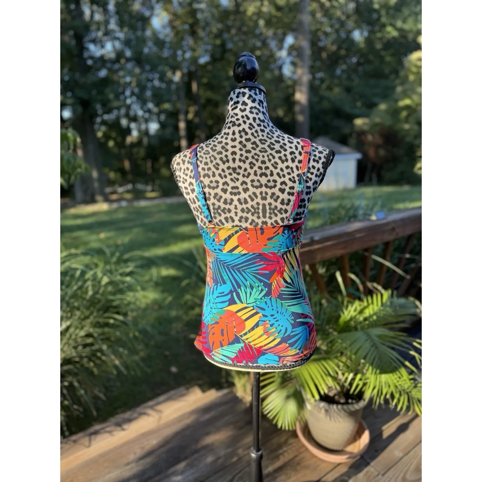 Lands’ End V-Neck Wrap Floral Tankini Swimsuit Top Slimming Size 6 Adjustable - Image 4