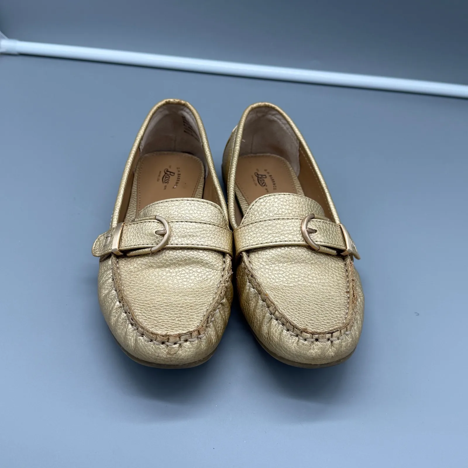 G.H. Bass & Co Betsy Loafers Women 7M Gold Buckle Moc Toe Slip On Flats Size 7 - Image 2