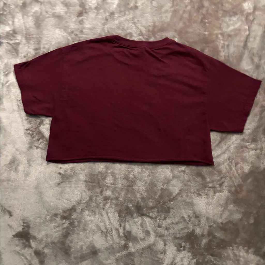 Gildan T-Shirt Women’s Size M Burgundy Panda “Embrace Possibility Crop Top - Image 2