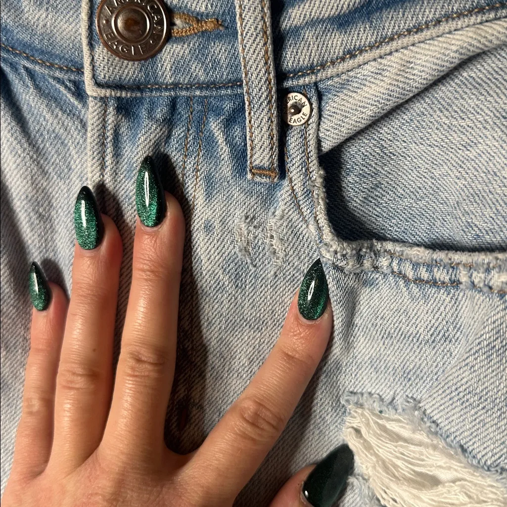 American Eagle Distressed Highest Rise 90s Boyfriend Jeans - Image 3