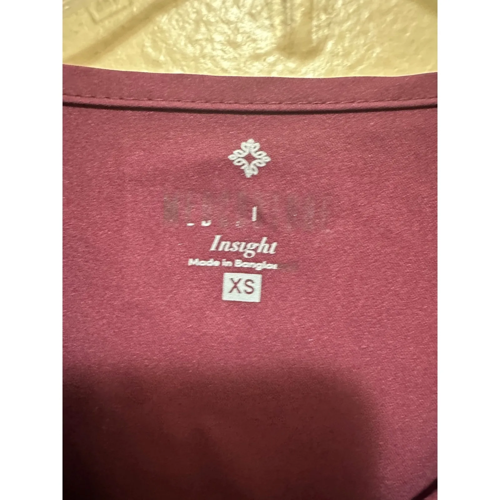 MedCouture Insight XS Wine Scrub Top V Neck Short Sleeve Pockets‎ Women's - Image 2