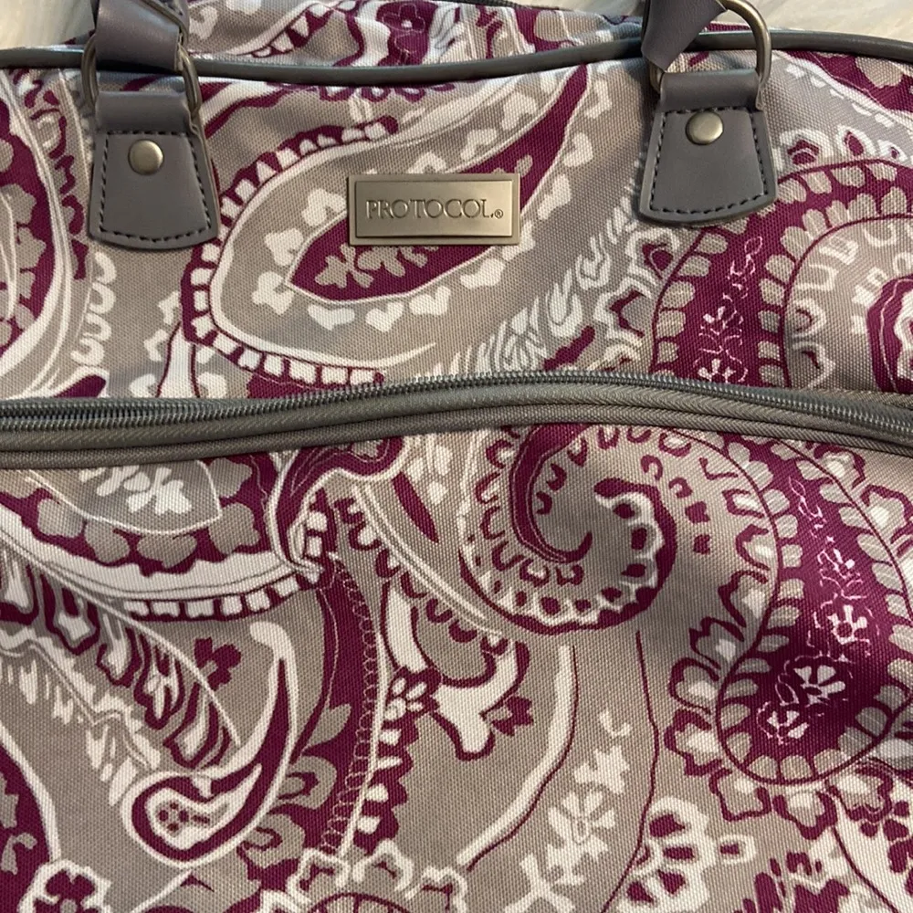 Protocol Travel Bag beautiful gray and purple combination size 17” long 13”wide - Image 10