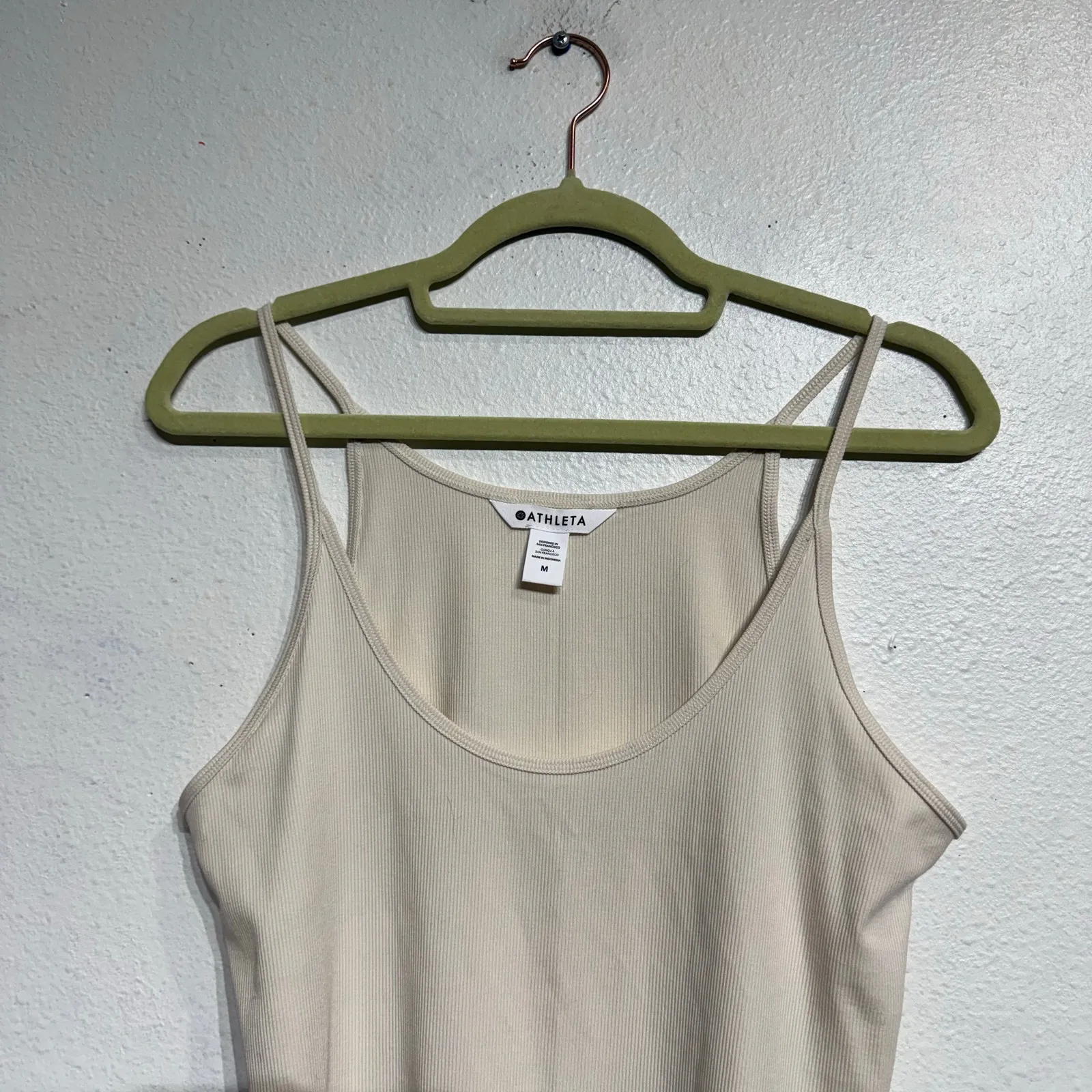 Athleta Cream Ribbed  Tank Top Sz M - Image 3
