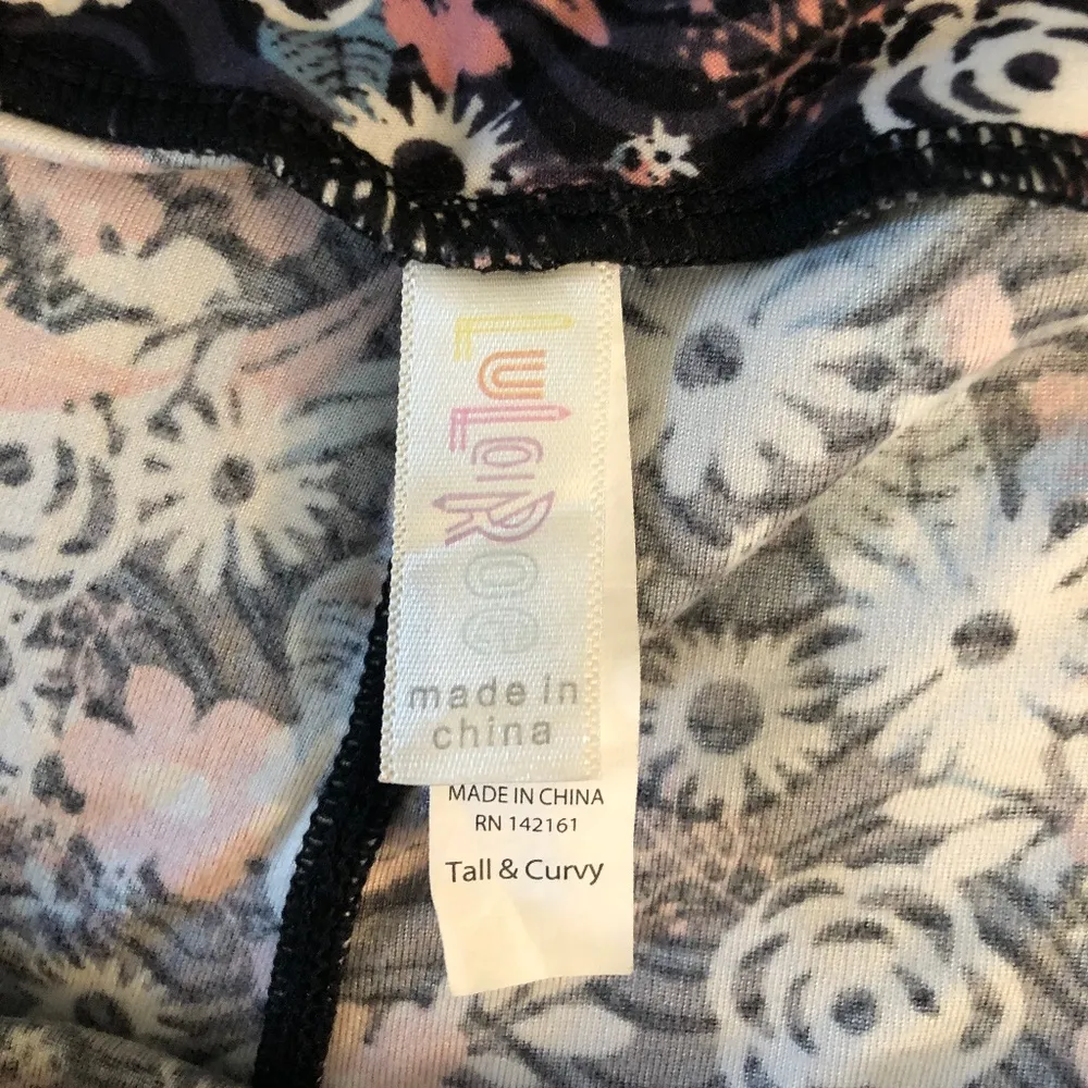Lularoe Leggings Floral Print - Image 3