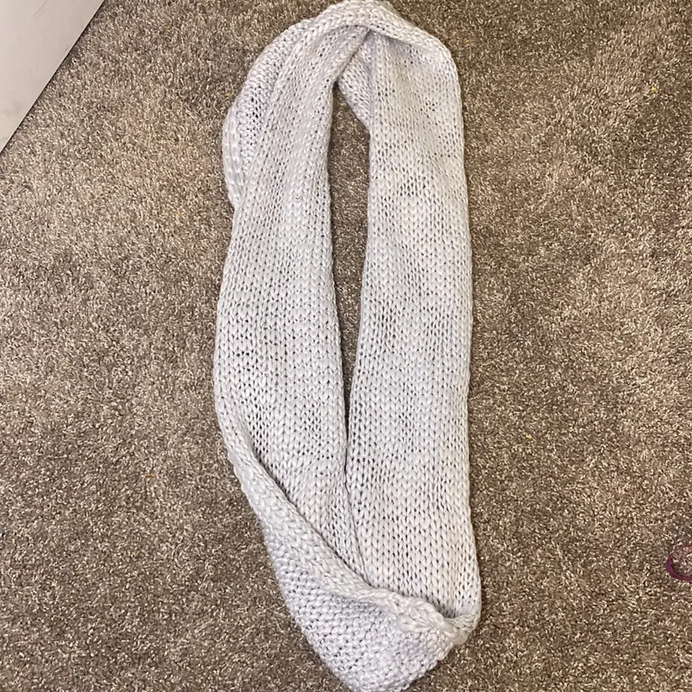Bcbg Gray Sparkle Knitted Infinity Scarf - Image 5