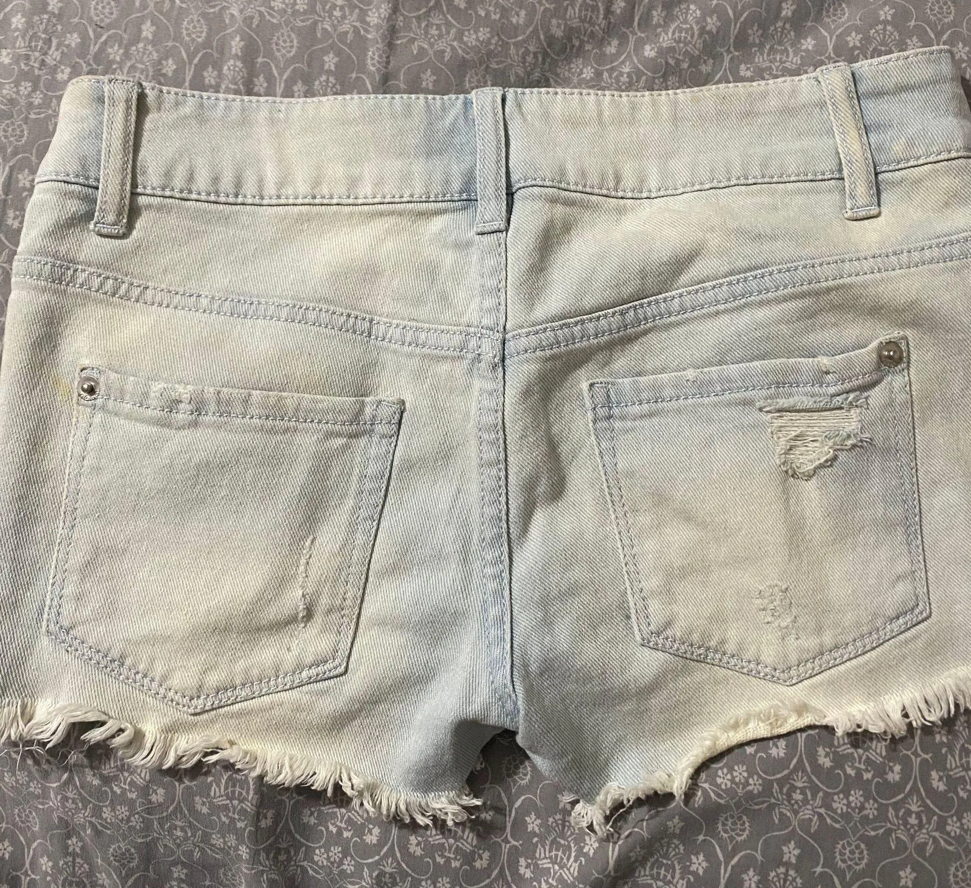 Light Colored Denim Shorts - Image 2