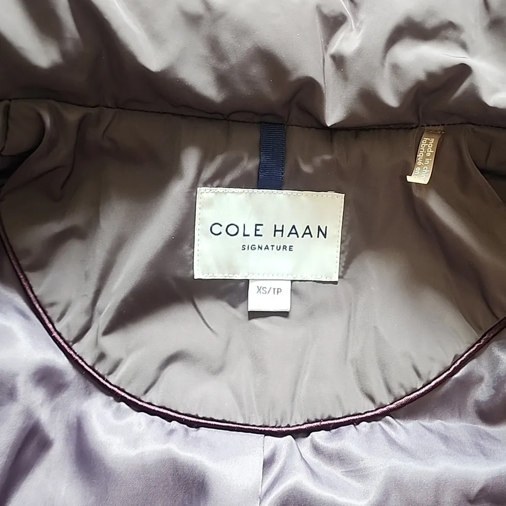 Cole Haan Women's Taffeta Down Coat with Bib Front and Dramatic Hood Size XS - Image 9