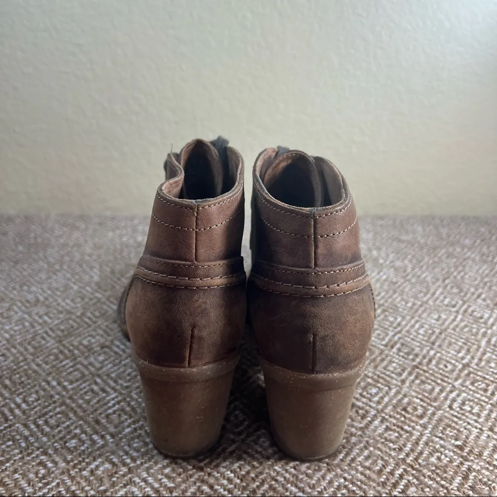 Clark Chelsea Lace up Brown Leather Healed Comfort Ankle Bootie Sz 9 Boho Grunge - Image 2