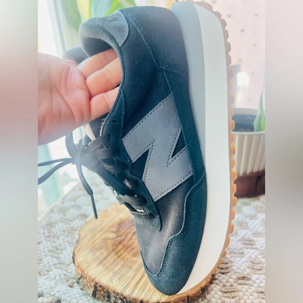 New Balance used Unisex 237 Fashion  Sneakers Size in Men's 6.5 & Women’s size 8 - Image 11