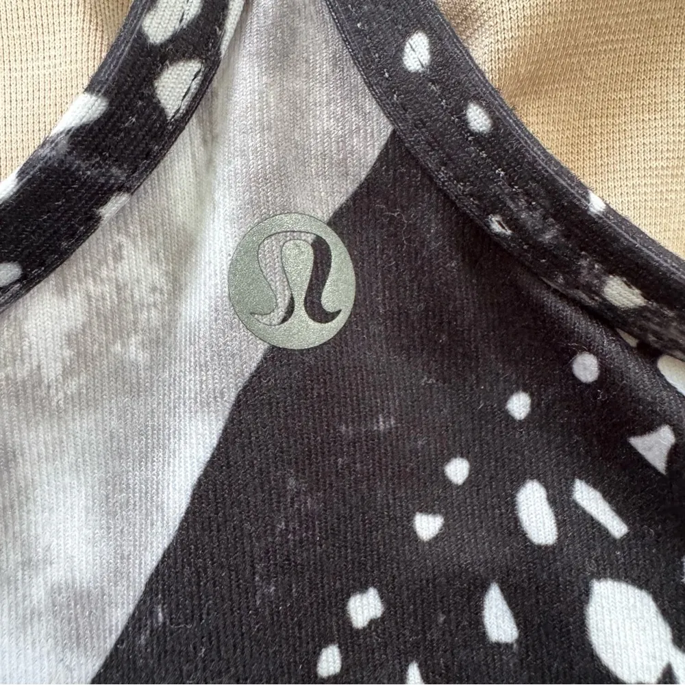 NWT Lululemon Power Y Tank Luon Static Mist White Black Size 6 - Image 12