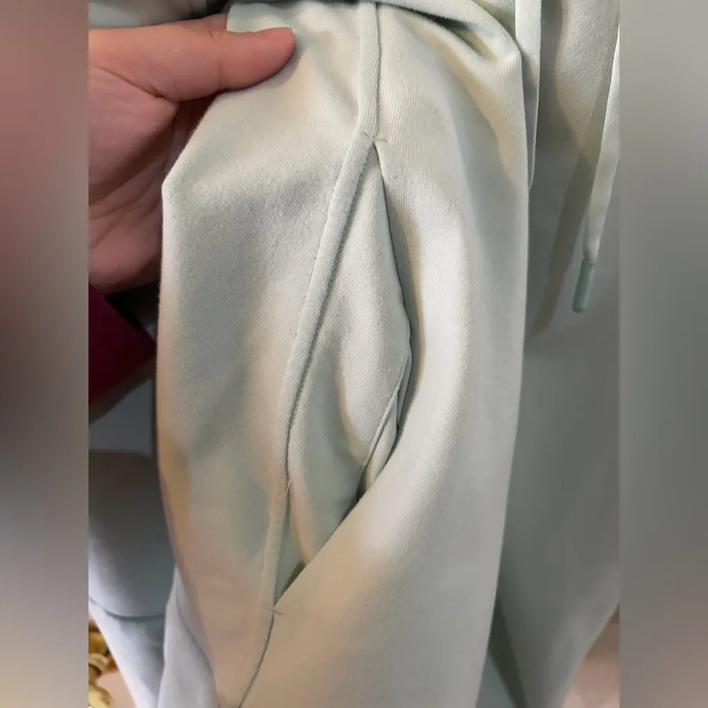 Lululemon Mint Green Pullover Hoodie Size M | Soft Stretch Athletic - Image 5