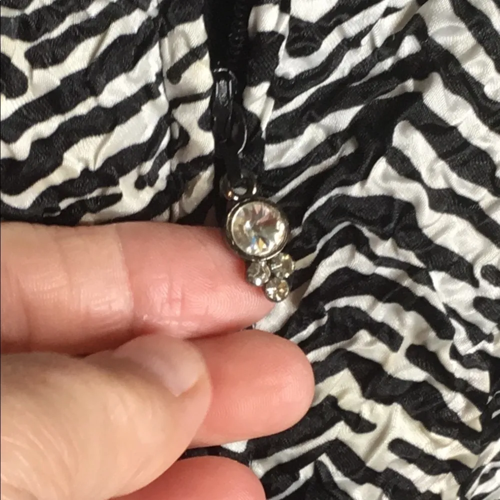 Victor Costa Vintage Zebra Print Satin Notched Collar Zip Blazer 8 Black - Image 5