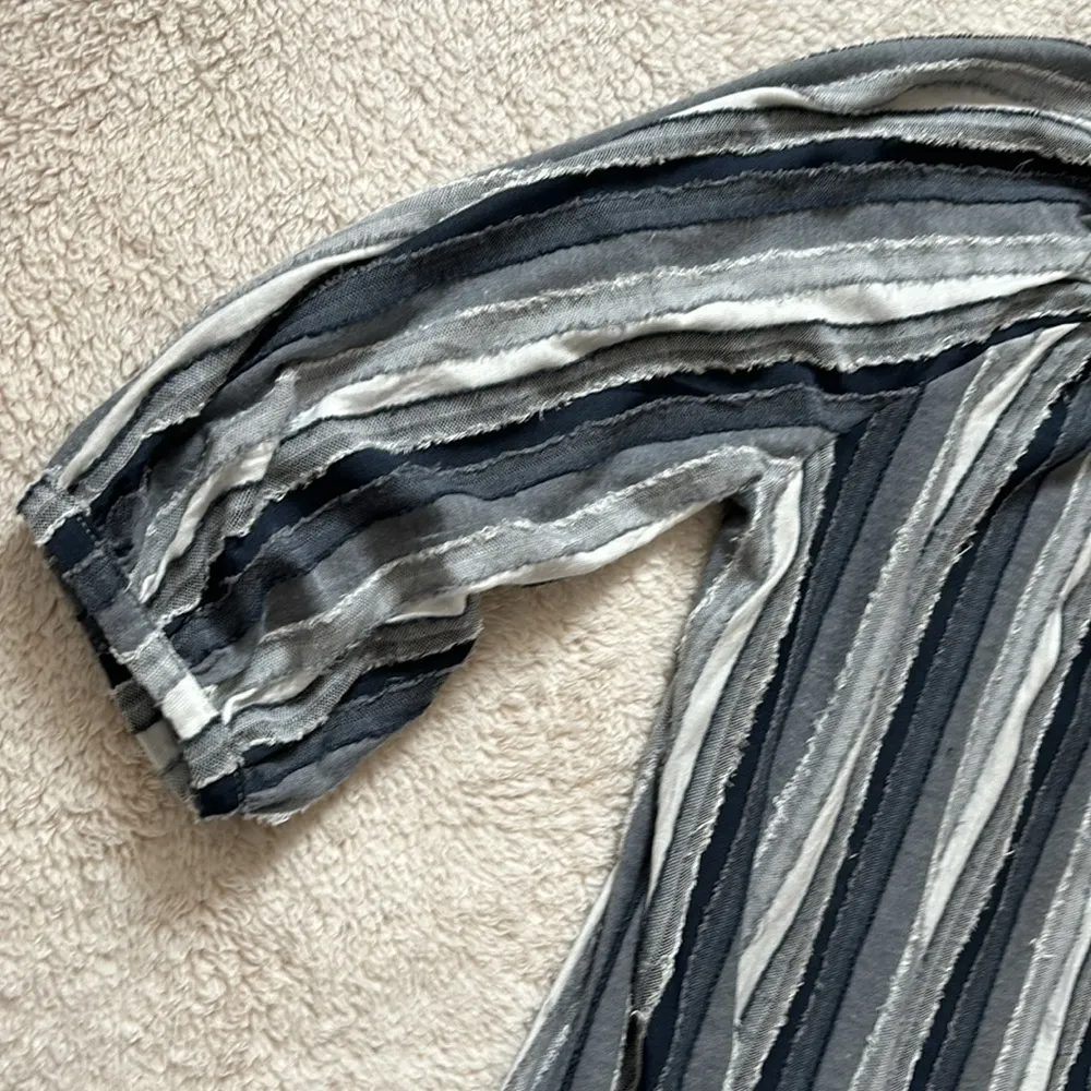 Blue White 3/4 Sleeve Front Tie with Rounded Key hole neck Size M - Image 9