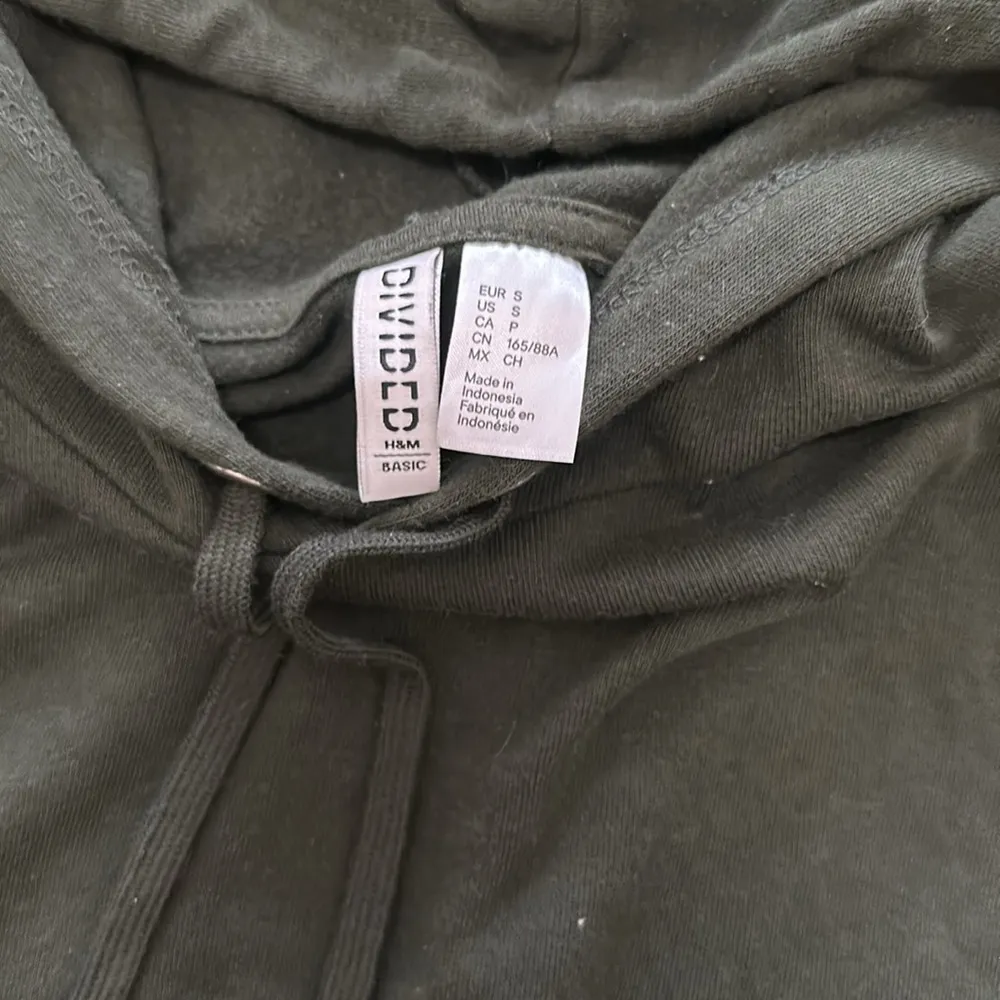 Women’s Hooded Cropped Sweatshirt size Small - Image 3