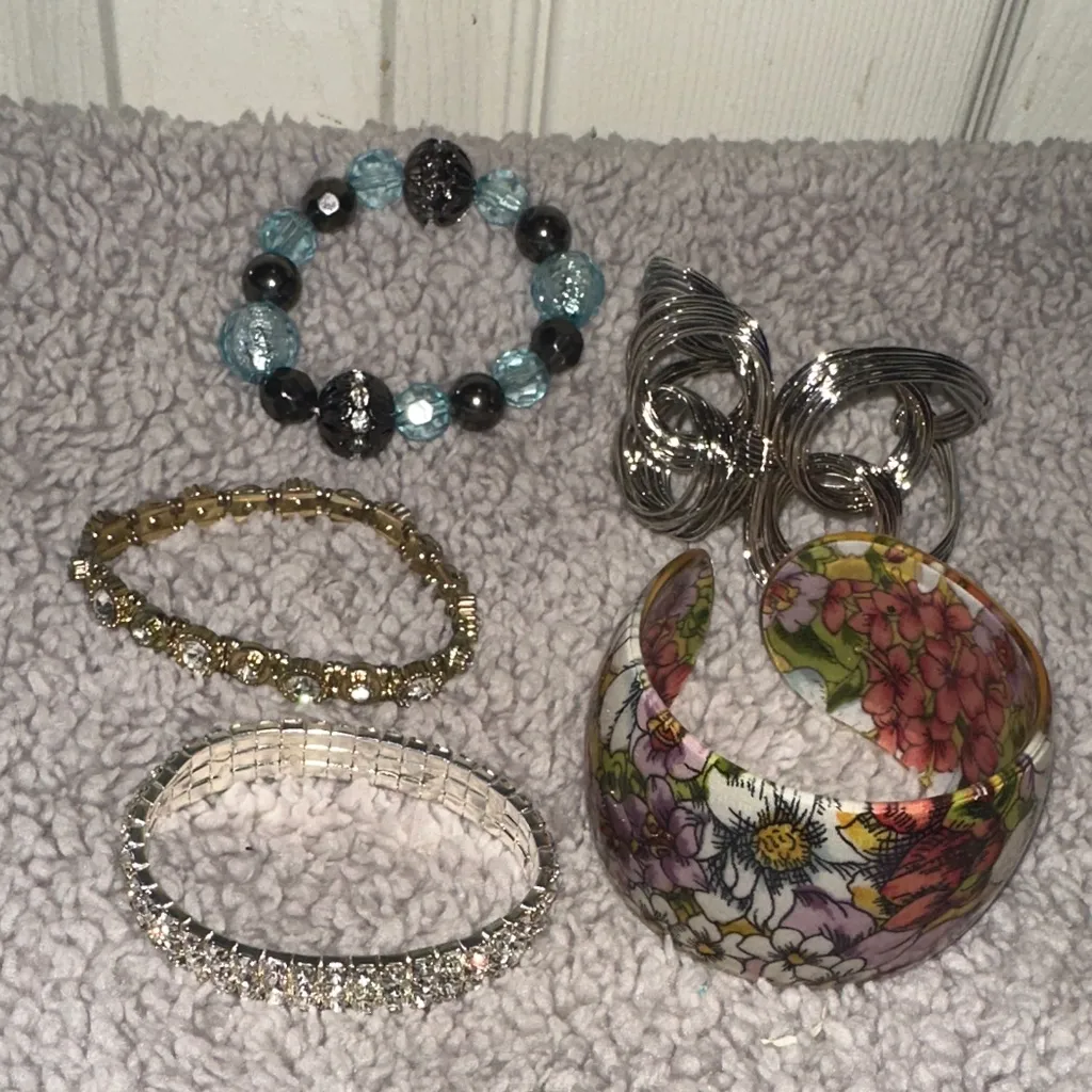 Fashion jewelry bracelets bundle Silver - Image 9