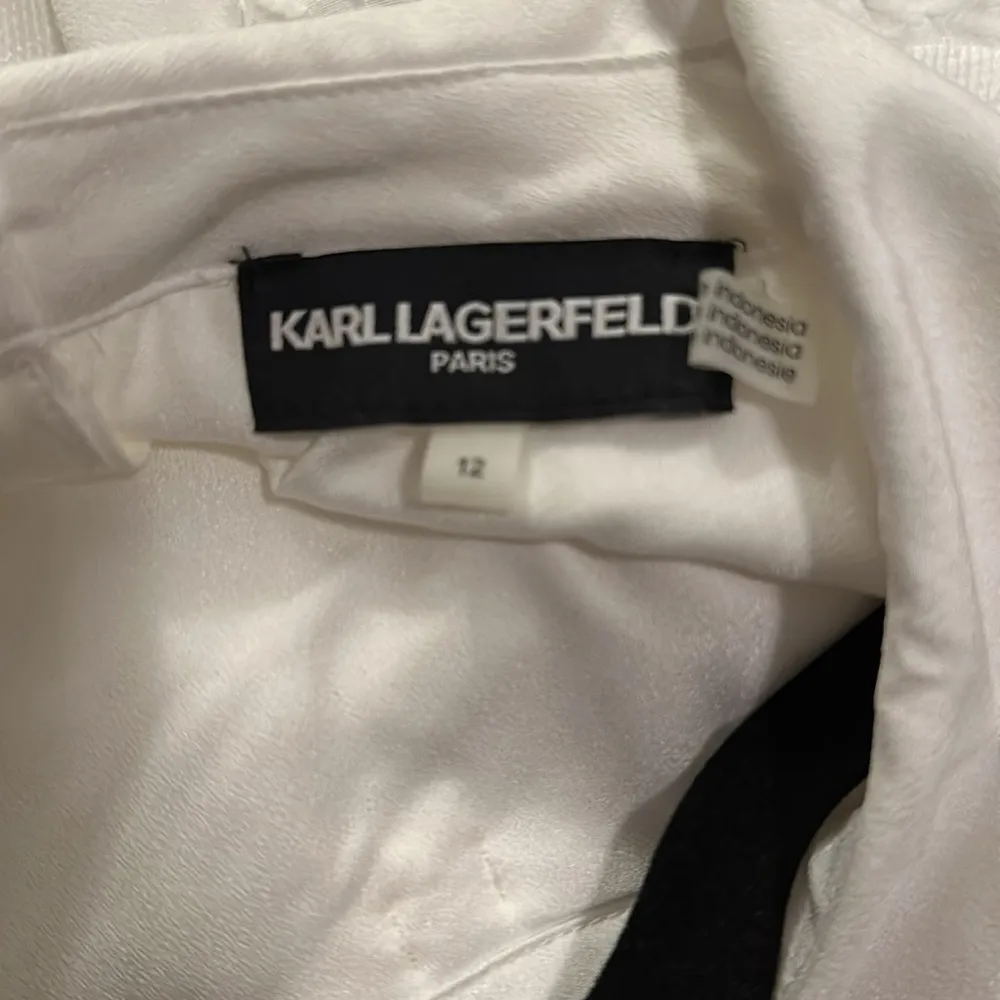 NWOT Karl Lagerfeld White Textured Hearts Puff-sleeve Blouse 12 - Image 4