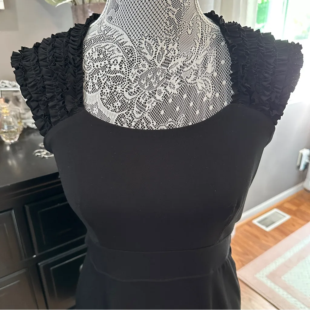 Saint Tropez West Black Ruffle Sleeve Sheath Size 8 Minimalist Quiet Luxury LBD - Image 3
