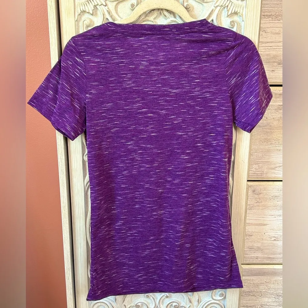 Official NBA Los Angeles Lakers heathered purple team logo sporty v-neck top M - Image 2