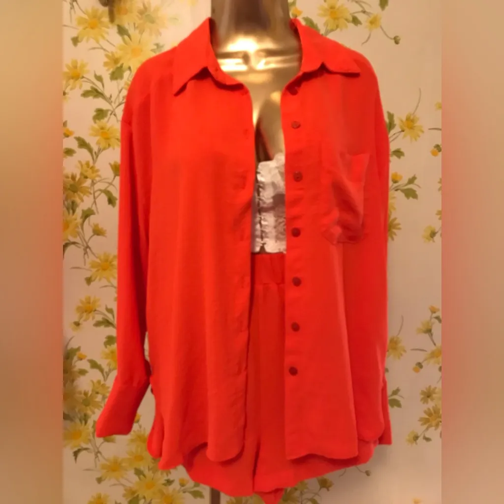 NWOT Two piece blouse and short set size M Size M - Image 2