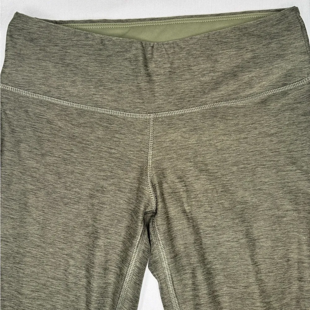 New Balance Super Soft  Heathered Dark Olive Green
Leggings Size Small - Image 4