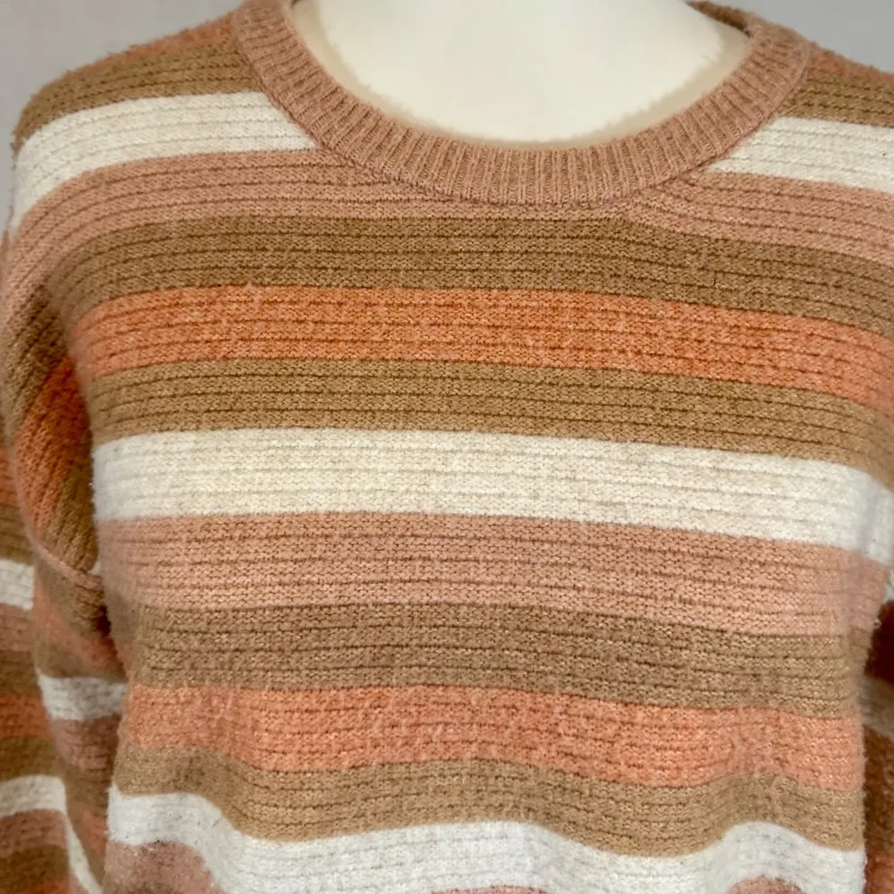 ivory blush pink and mocha sweater size medium - Image 2