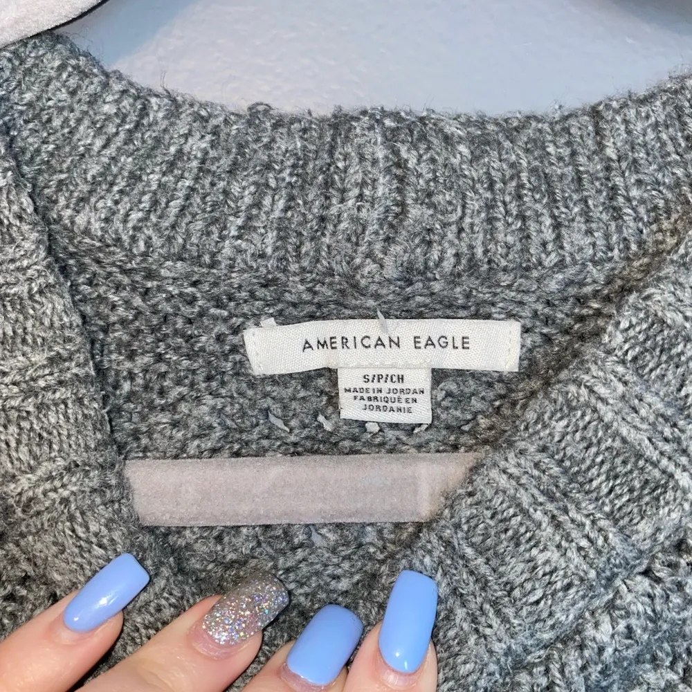 gray american eagle sweater - Image 3