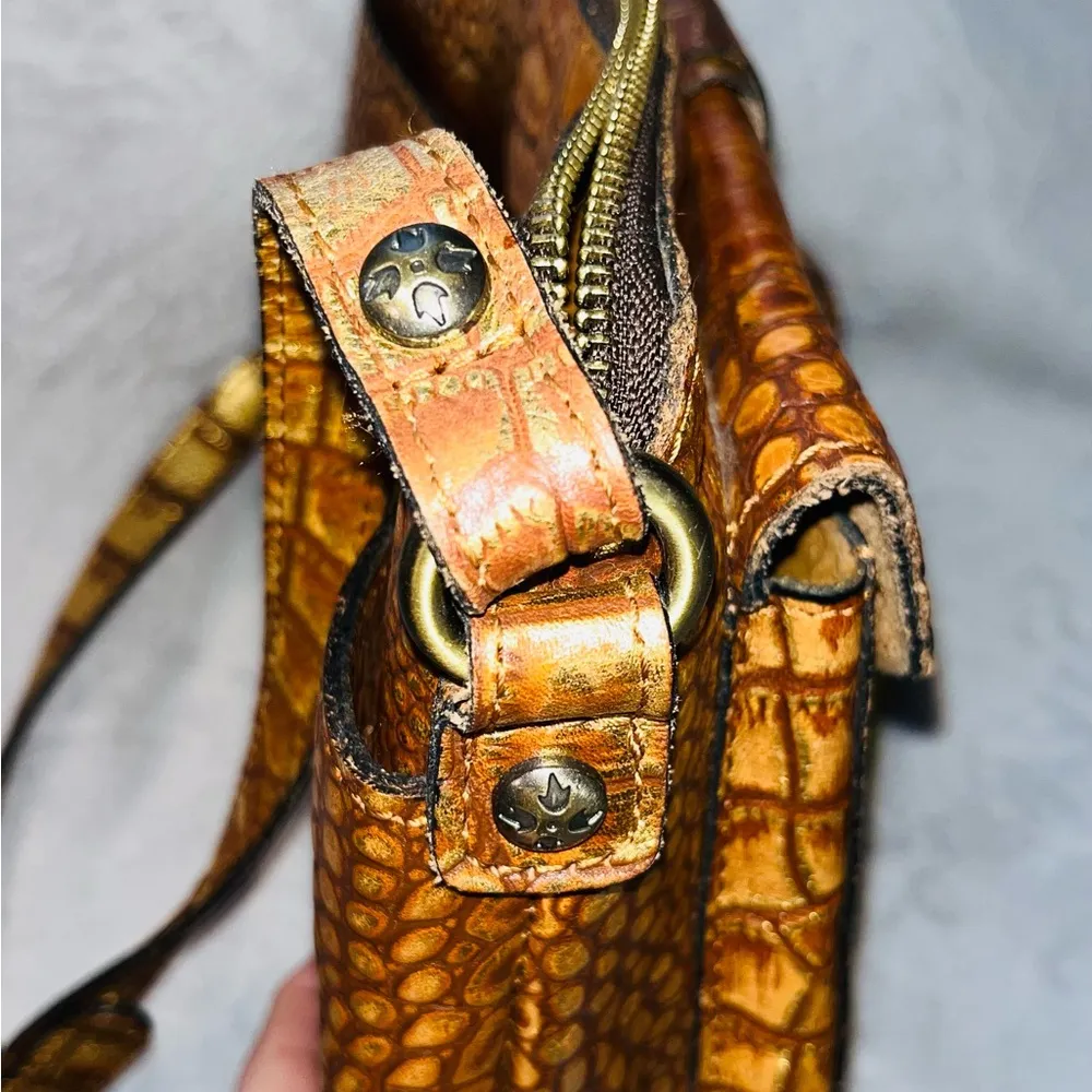 PATRICIA NASH Avellino Gold Leather Croc Crossbody - Image 8