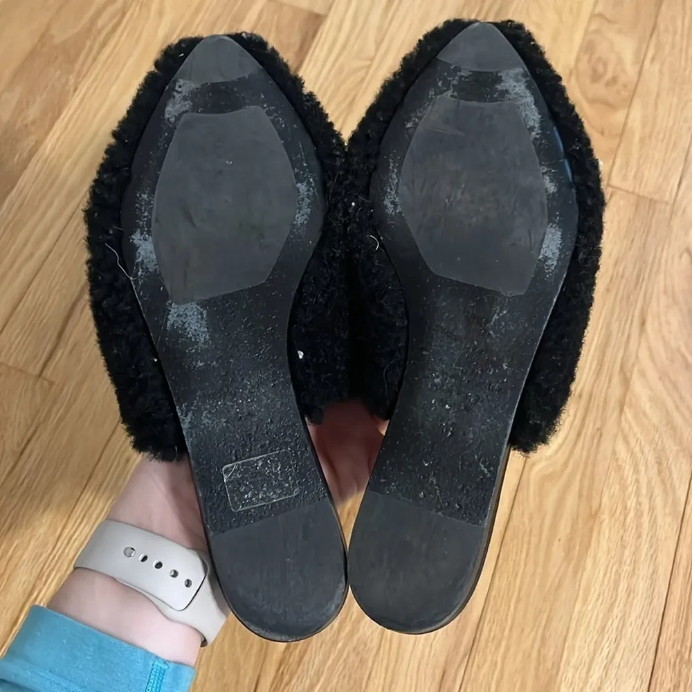 Jenni Kayne Black Shearling Mules Sz 37 - Image 3