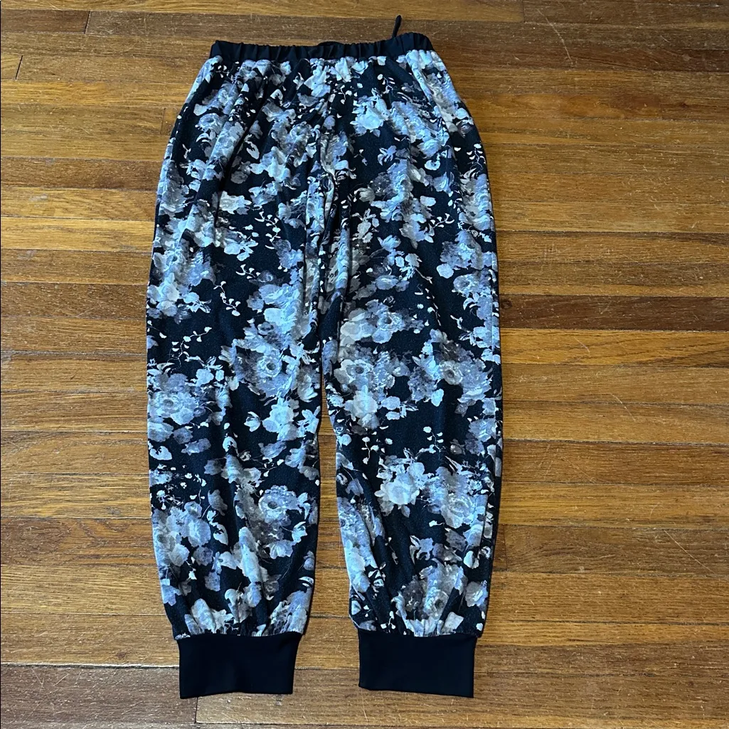 Bongo Women’s Floral Patterned Joggers, Large - Image 3