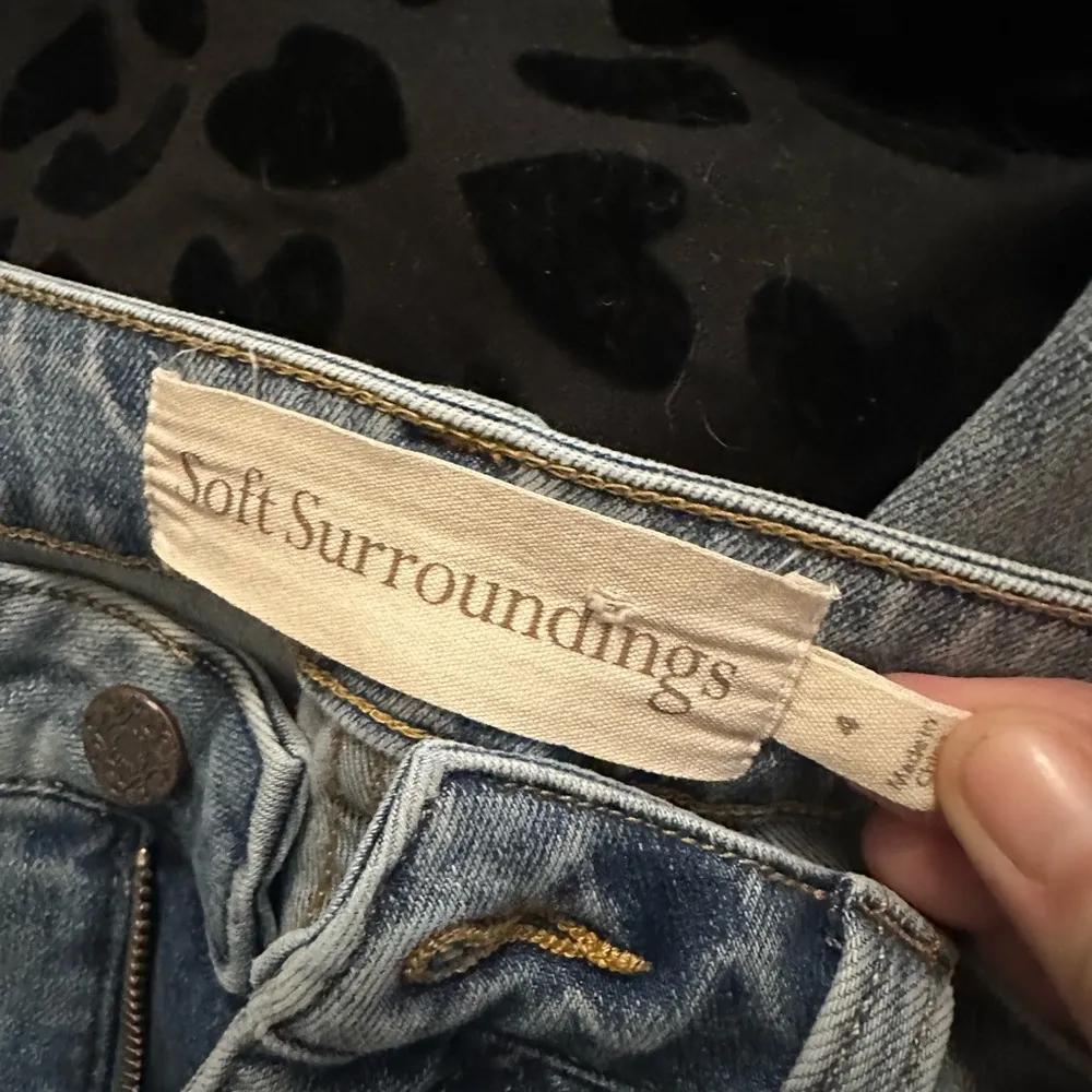 Soft Surroundings  Bronze Studded High Rise Ankle Jeans Size 4 - Image 4