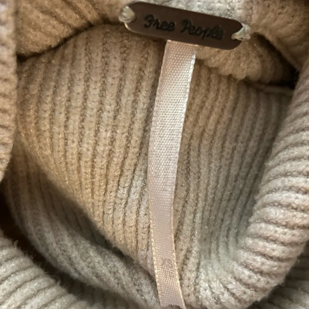 Free People Softly Structured Cowl Neck Cream Tunic Top Shirt Size XS - Image 3