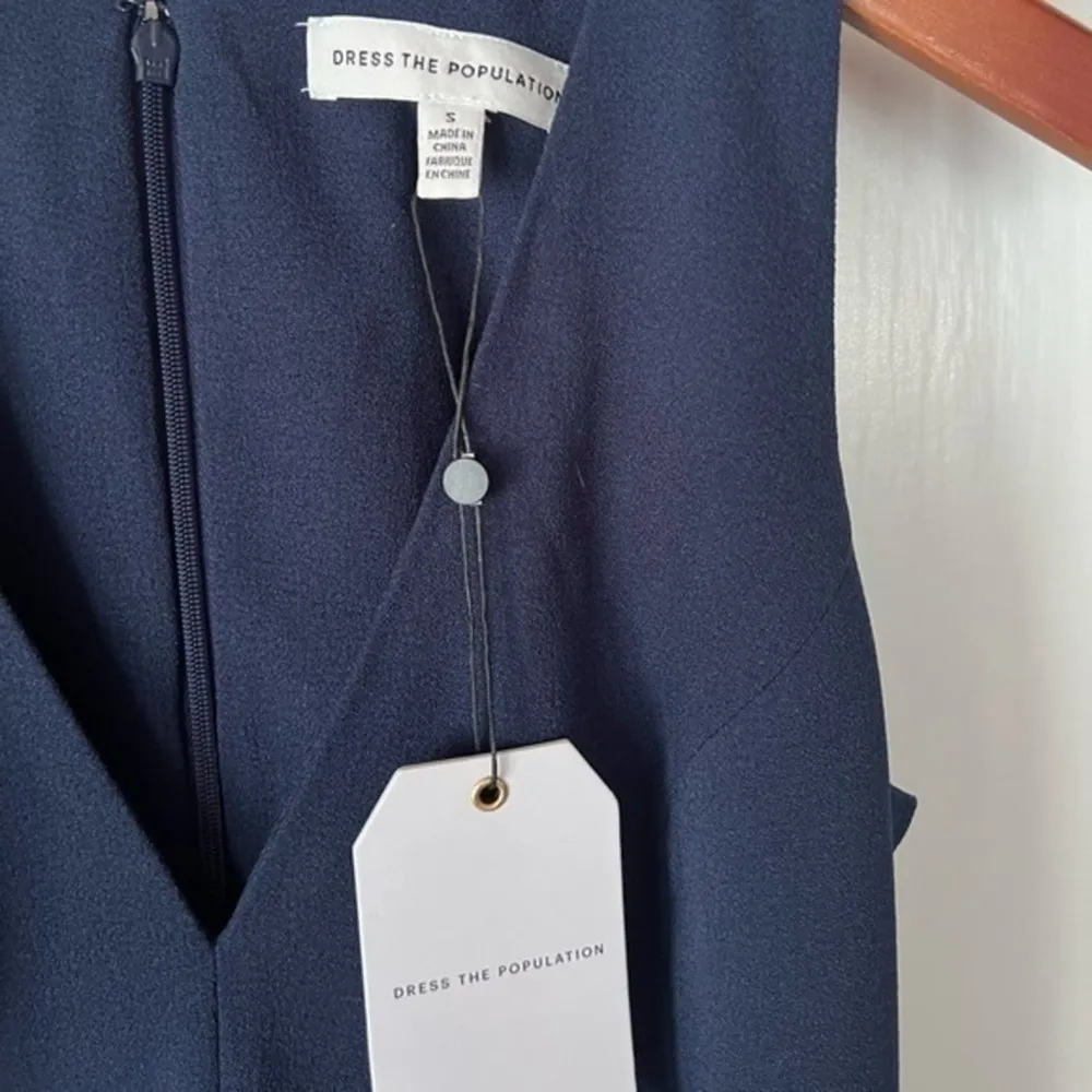 Dress the Population Catalina V-Neck Midnight Blue Fit & Flare Cocktail Dress S - Image 5