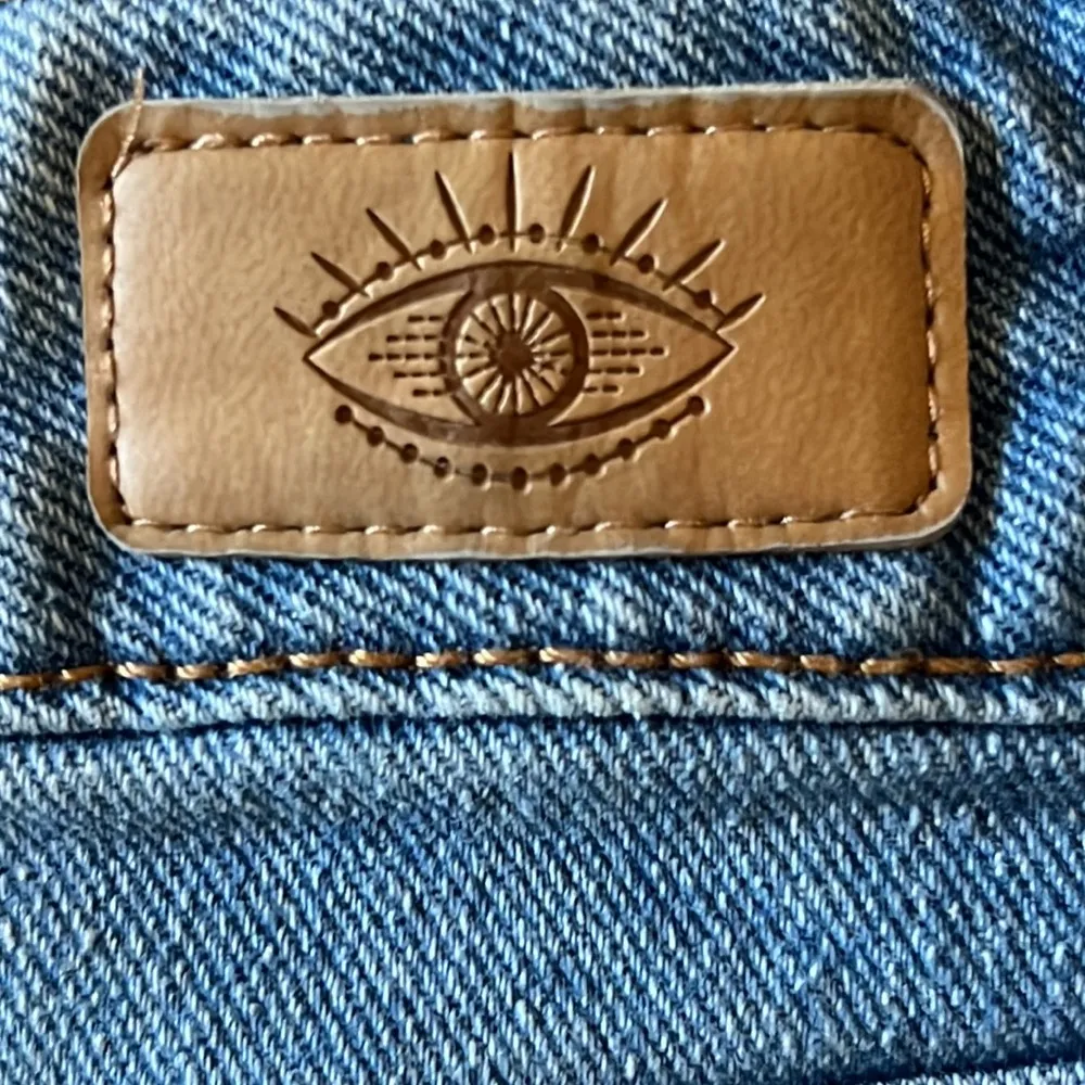 Sofia by Sofia Vergara Chi High Waist Denim Shorts Size‎ 6 Blue - Image 3