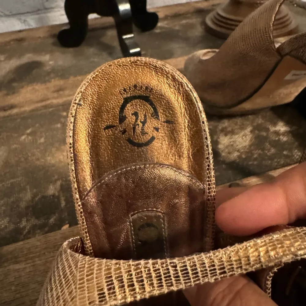 Gina Metallic Gold Lizard Embossed Leather Platform Peep Toe Slingback Sandals Size 6 - Image 10