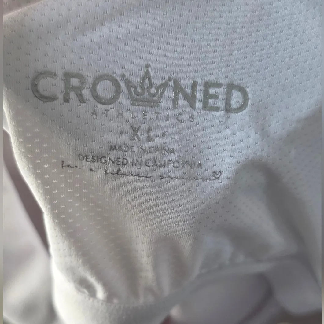 NWT Crowned Athletics White Essentials Crop Tank Top XL - Image 3