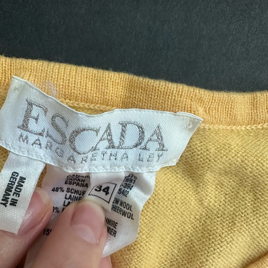 Escada Yellow Merino/Wool/ Silk Shirt Size 34 - Image 3